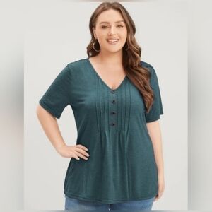 BloomChic Solid Pleated Front Button Detail Vneck Tshirt, Green, Size 1X (14-16)